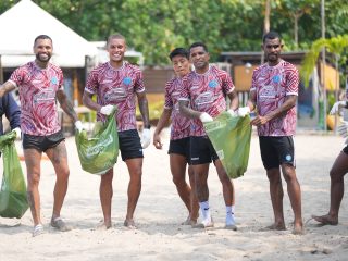 Skuad PSBS Peduli Lingkungan Dengan Gelar Aksi Bersih Pantai di Bali