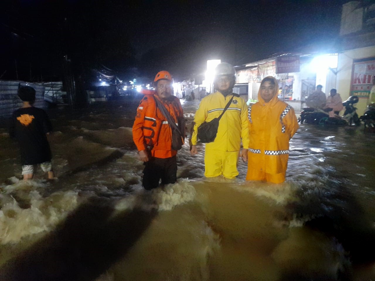 Sejumlah bencana hidrometeorologi kembali melanda beberapa wilayah di Indonesia akibat curah hujan tinggi yang terjadi dalam beberapa hari terakhir.