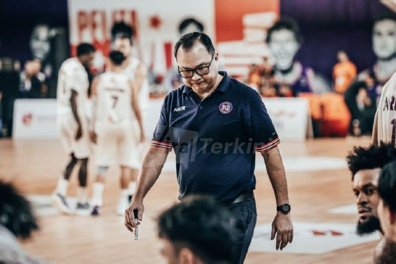 Pelatih tim nasional bola basket Indonesia, Johannis Winar atau yang akrab disapa Coach Ahang.