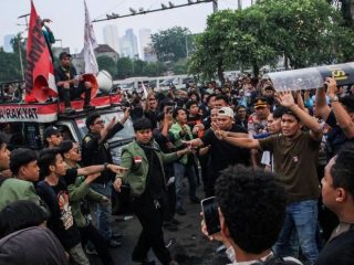 Jurnalis Antara Dipukul Polisi Saat Liput Demo DPR, AJI Kecam Kekerasan
