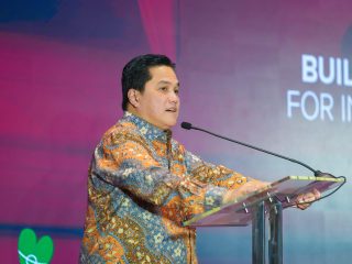 Erick Thohir dan Menkumham Sepakat Jaga Hak Cipta Lagu di Sepak Bola