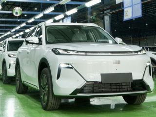 Geely Bersaing di Indonesia dengn Produksi Lokal Kendaraan di Purwakarta