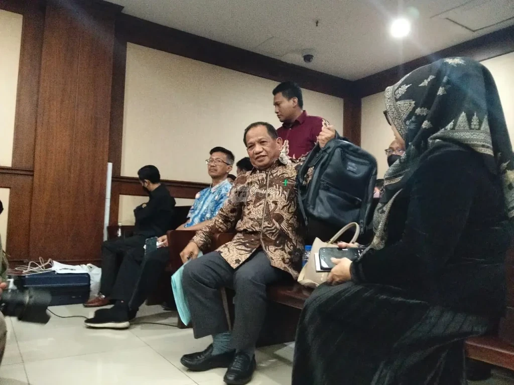 Foto 5_saksi ahli prof Ir Dr Abrar saleh