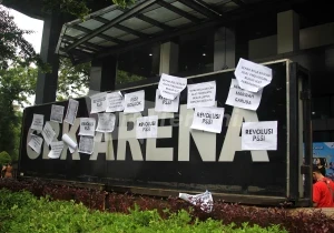 Demo Ultras Garuda di Depan Kantor PSSI_Foto Viralterkini (5)