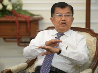 Jusuf Kalla Merespon Pemberian Gelar Soeharto Sebagai Pahlawan Nasional