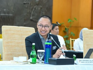 Wakil Ketua MPR RI, Eddy Soeparno Meminta Isu Prabowo Dikendalikan Jokowi Segera Diakhiri