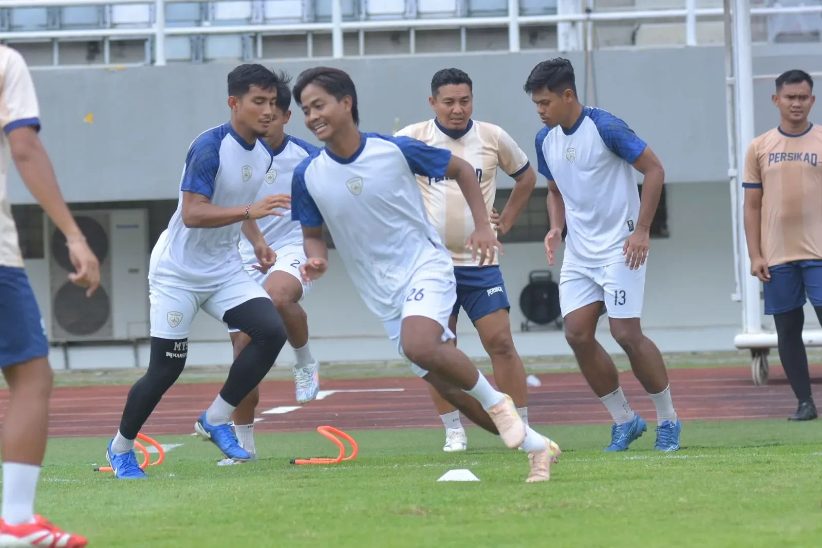 WhatsApp Image 2025-11-18 at 17.33.09