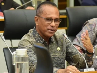 - Anggota Komisi IV DPR RI, Usman Husin