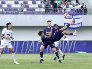 Gol Spektakuler Hokky Caraka Bawa Persita Libas Persik Kediri