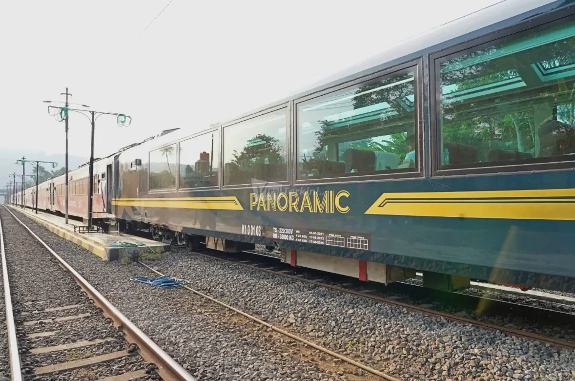 Kereta-Panoramic-4