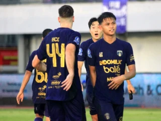 Aksi Persita Menang Telak Atas Persik Kediri