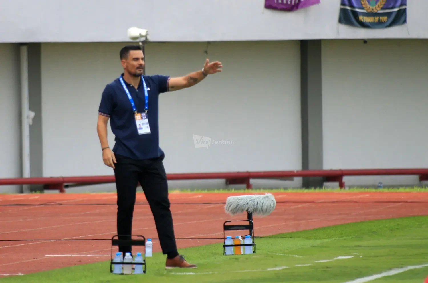 Pelatih Persita, Carlos Pena_foto Viralterkini Indonesia