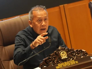 Wakil Ketua DPR RI, Saan Mustopa Meminta Jalur KRL Diperpanjang Sampai Ke Karawang