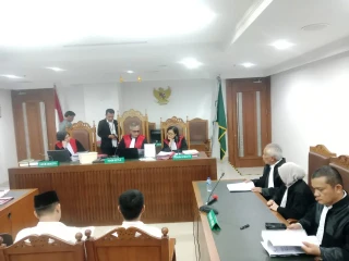 Tuntutan JPU Tidak Rasional Atas Hukuman Yang Dijatuhkan Dua Karyawan PT WKM