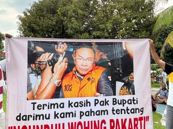 OTT KPK Berujung Syukuran Rakyat, Warga Pati Rayakan Tersangkanya Sang Bupati