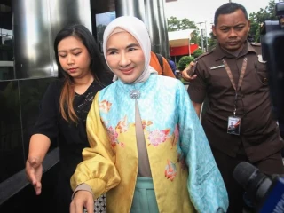 Sidang Korupsi Minyak Pertamina Hadirkan Nicke Widyawati, 18 Tersangka Terjerat