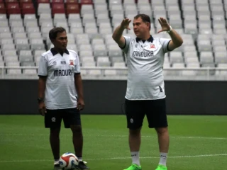 Carlos Terpukau GBK Jelang Tantang Persija, Madura United Bidik Kemenangan Penting