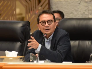 Komisi V DPR Minta Kemenhub Bentuk Tim Investigasi Dampingi KNKT Periksa Pesawat PK-THT