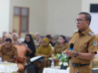 Pendidikan Halteng 'Dibersihkan'! Bupati Evaluasi Total Kepala Sekolah : Tak Ada Tempat Bagi yang Stagnan