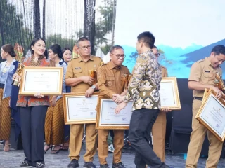 Lengkapi Rekor! Halteng Bertabur Prestasi Guncang Hari Desa Nasional, Ini Pesan Bijak Sang Bupati