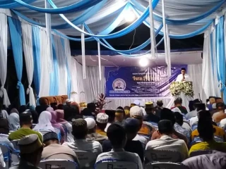 Hadiri Isra Mi’raj Kerukunan Keluarga Bugis Makassar, Sekda Halteng Ajak Pererat Silaturahmi di Tanah Fagogoru