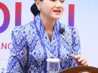 Perjalanan Tak Biasa Friderica Widyasari Dewi Menuju Kursi Ketua OJK