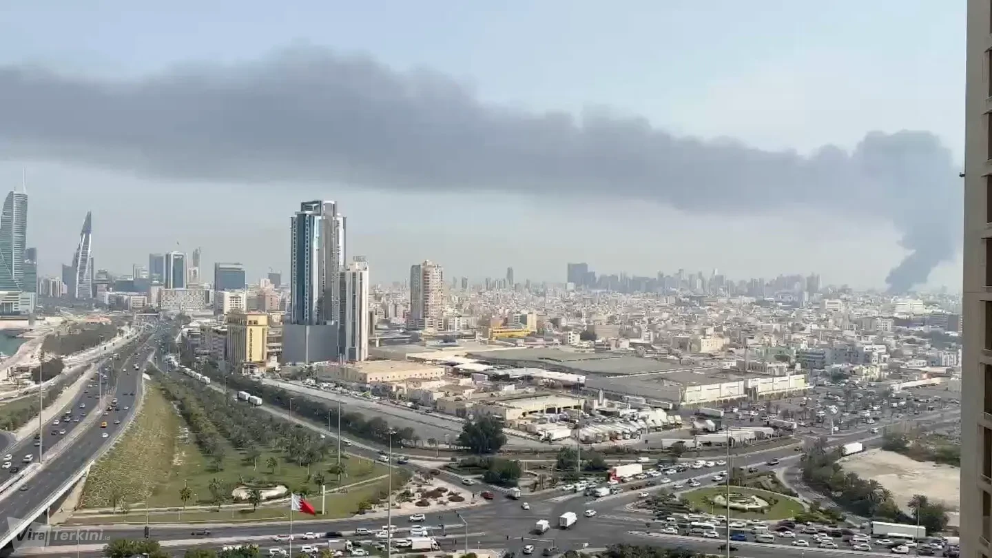 2026-02-28T120034Z_1_LYNXMPEM1R09S_RTROPTP_4_IRAN-CRISIS-GULF-BAHRAIN