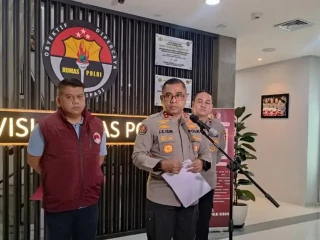 Polisi Buru Bandar Narkoba Terkait Kasus Eks Kapolres Bima