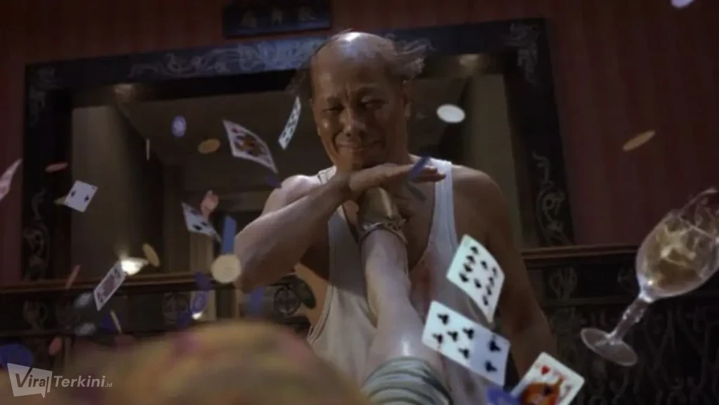 aktor-hong-kong-siu-lung-leung-atau-dikenal-dengan-bruce-leung-yang-memerankan-the-beast-dalam-film-kung-fu-hustle-meninggal-d-1768889609659_169