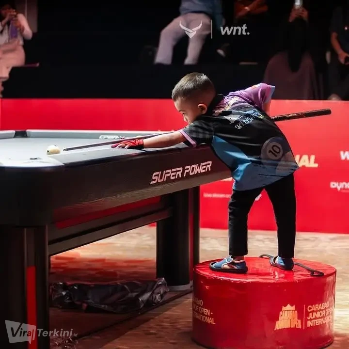 Munculnya Fajar di arena kompetisi biliar mencuri perhatian publik.