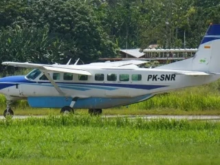 Darurat di Bandara Koroway, Pesawat Smart Air Jadi Sasaran Tembakan