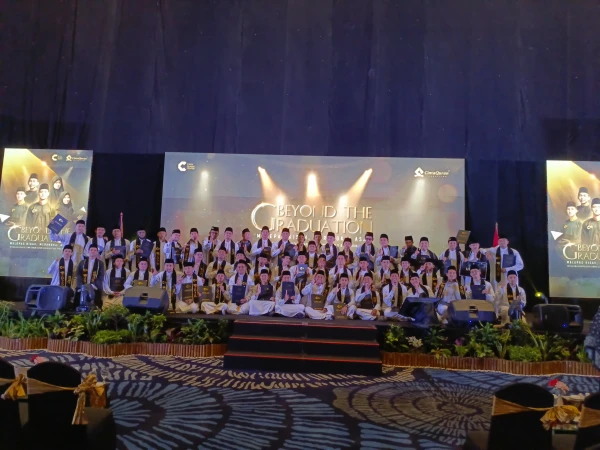 Cetak Dai Qurani, Cinta Quran Center Wisuda 124 Mahasantri