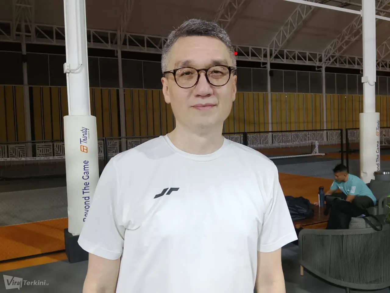 Wakil Ketua Umum I Perkumpulan Besar Padel Indonesia (PBPI), Mochtar Sarman, meminta agar penerapan aturan dilakukan secara adil dan tidak hanya menyasar lapangan padel. (Foto: Ist).