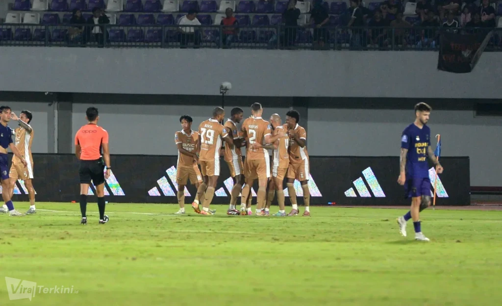 Persita vs Dewa United_Foto MAK (333)