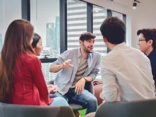 5 Cara Menghadapi Teman yang Terlalu Kompetitif