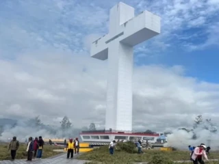 Pembersihan Tugu Salib Wamena Libatkan ASN dan Masyarakat