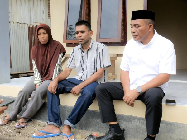 Wujudkan Mimpi Disabilitas, Pemkab Halteng Serahkan Bantuan Rumah Layak Huni