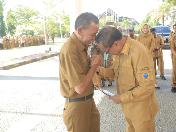 Melepas Sang Penjaga Kas Daerah: Bupati Halteng Beri Penghormatan Tertinggi untuk Abdurrahim Yau