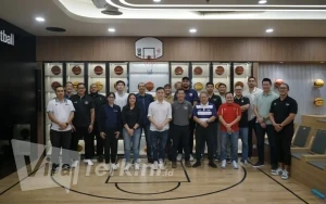 Indonesian Basketball League (IBL) bersama PERBASI menggelar rapat evaluasi kinerja wasit yang melibatkan perwakilan klub pada Selasa (3/3). (foto: IBL).