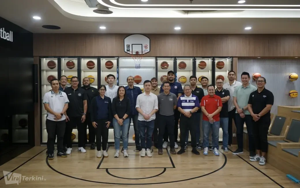 Indonesian Basketball League (IBL) bersama PERBASI menggelar rapat evaluasi kinerja wasit yang melibatkan perwakilan klub pada Selasa (3/3). (foto: IBL).