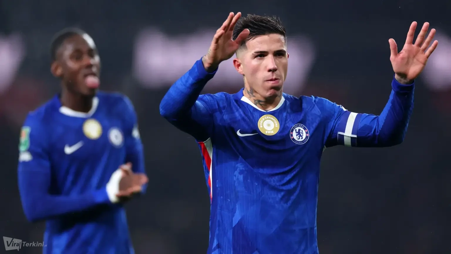 enzo-fernandez-saya-tidak-tahu-apakah-akan-tetap-di-chelsea-masa-depan-ditentukan-usai-piala-dunia-1536x864