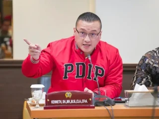 Kenneth Tegaskan Izin Padel Tak Boleh Sembarangan