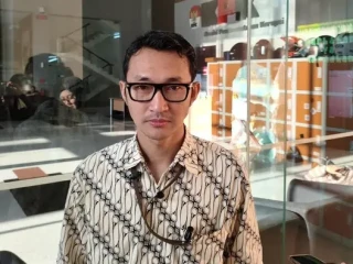 KPK Tangkap Bupati Cilacap Syamsul Auliya Rachman dalam OTT, 27 Orang Diamankan