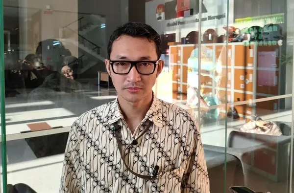 KPK Tangkap Bupati Cilacap Syamsul Auliya Rachman dalam OTT, 27 Orang Diamankan