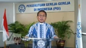 ketua-umum-pgi-pdt-gomar-gultom_169
