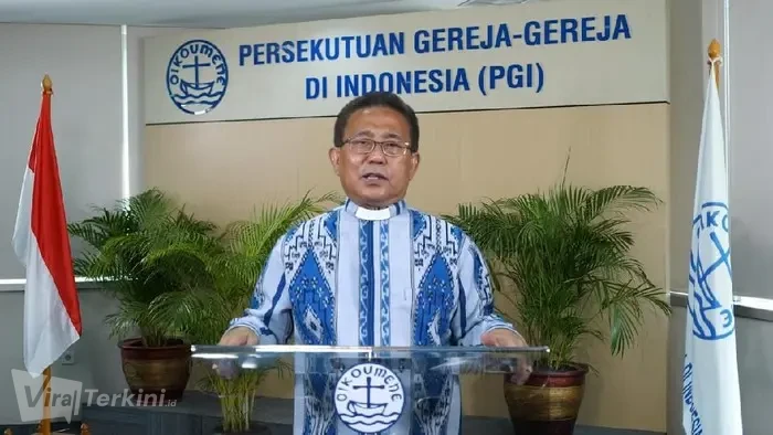 ketua-umum-pgi-pdt-gomar-gultom_169