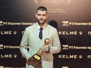Maarten Paes Sabet Kiper Terbaik di PSSI Awards 2026