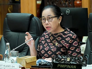 Wacana Sekolah Daring Dihajar DPR, Dinilai Ancam Masa Depan Anak