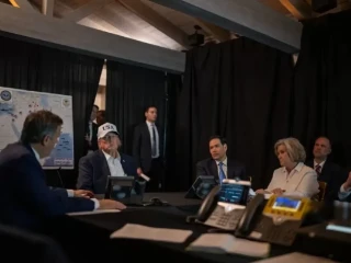 Rusia Bantu Iran Lawan AS-Israel, Trump Kesal Saat Ditanya