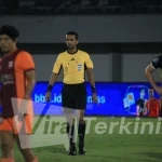 Wasit Thoriq Alkatiri Dipukul Suporter Usai Laga Malut United vs PSM